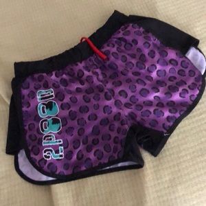 2Pood Women’s shorts Purple Leopard Print